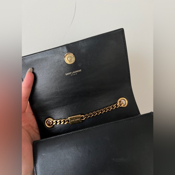 Gorgeous Yves Saint Laurent cross body bag black with gold accessory - Picture 7 of 13
